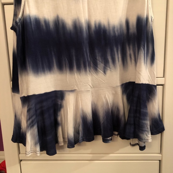 Women’s Peplum Tank Top - L - Picture 9 of 10